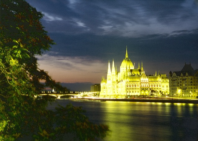 Das Bild zeigt das Parlamentsgebäude in Budapest, privat